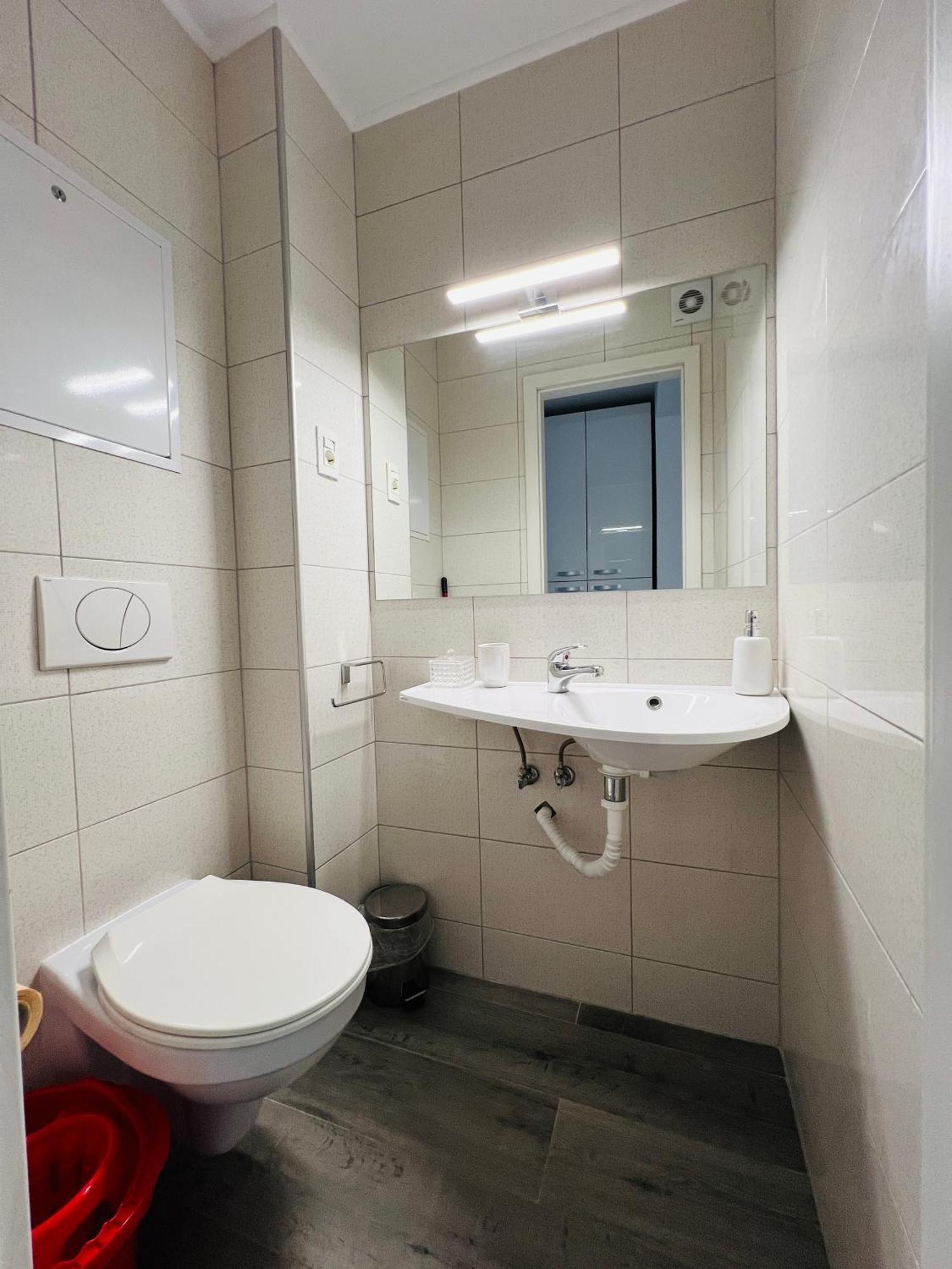 The White Pearl Apartment Oradea Exterior photo